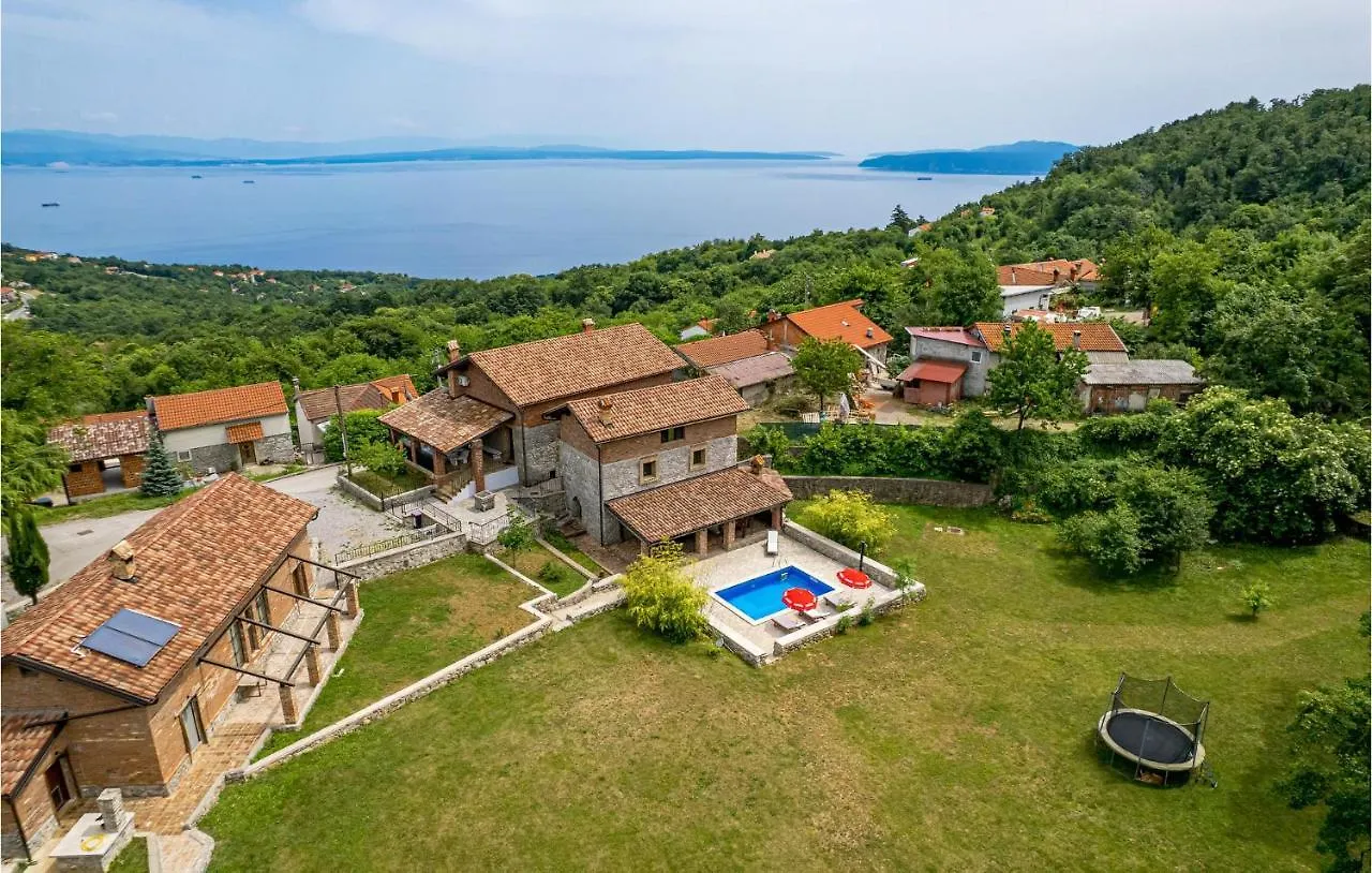 Holiday home Cozy Home In Icici With Outdoor Swimming Pool